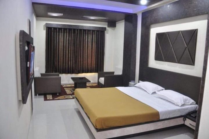 Room 10 of 24