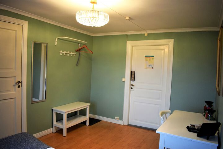 Room 34 of 84