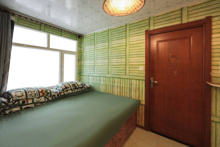 Room 19 of 84