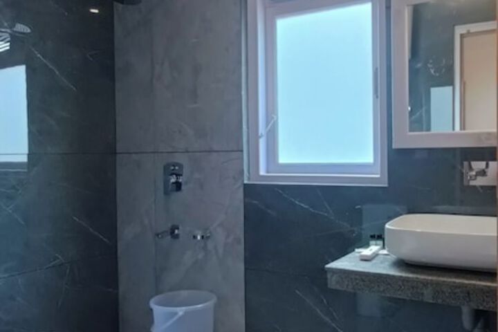 Room 11 of 15