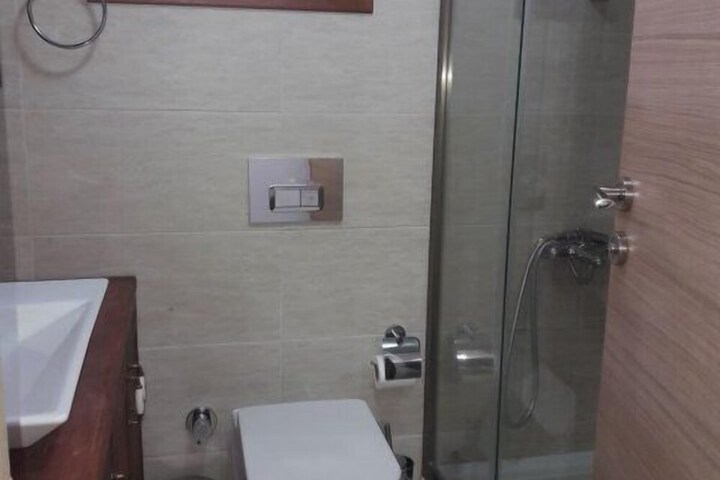 Room 46 of 82