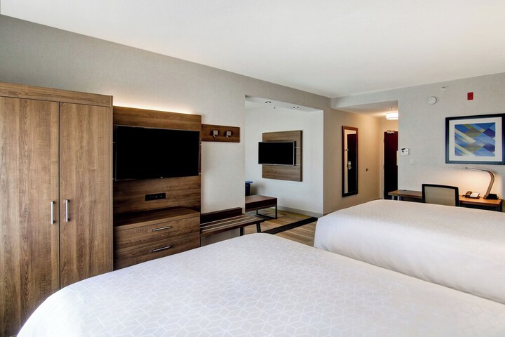 Room 10 of 63