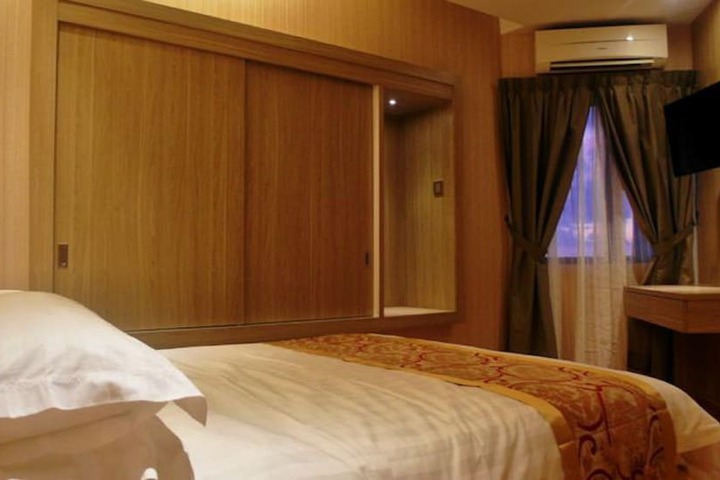 Room 13 of 45