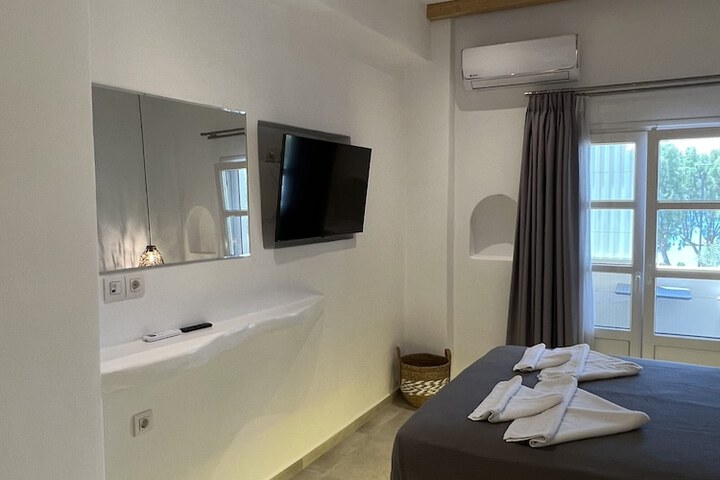 Room 10 of 43