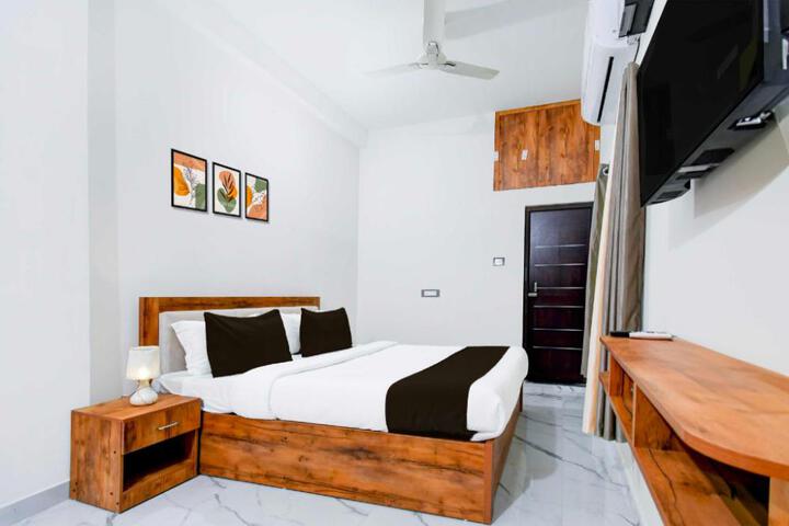 Townhouse VIP Road Near Golden Beach