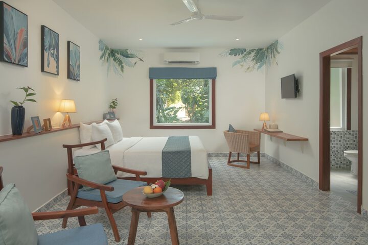 Room 3 of 43