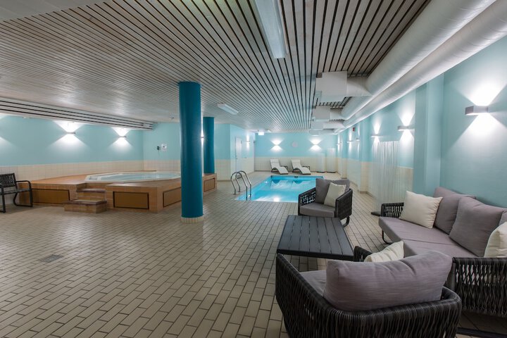 Pool 59 of 95
