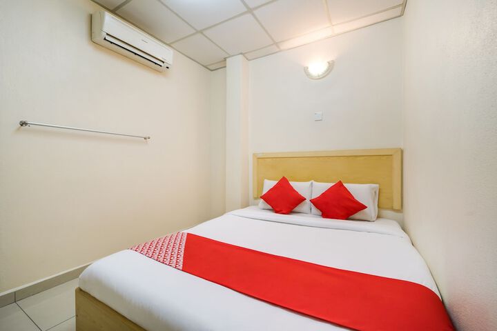 Room 17 of 34