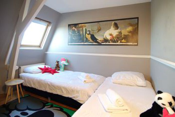 Room 17 of 42