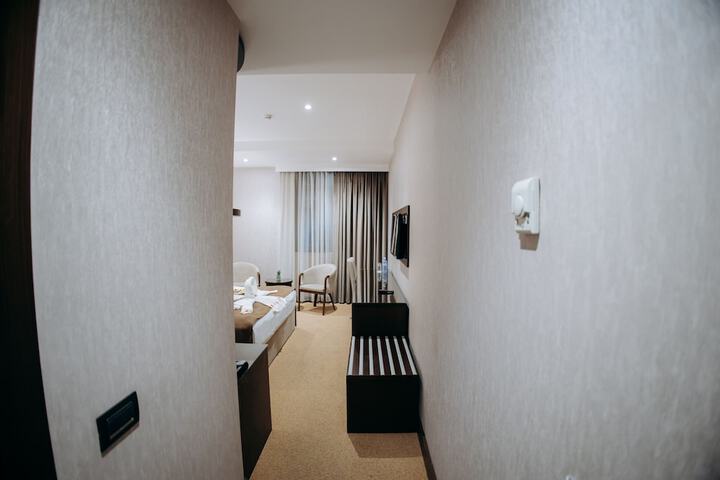 Room 61 of 342
