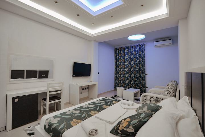 Room 5 of 52