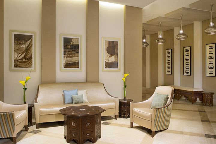 Entrance & Lobby