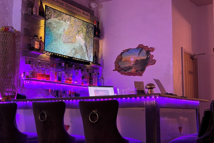 Lounge 149 of 156