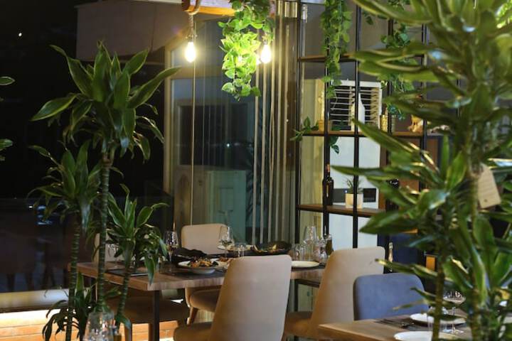 Dining 159 of 218