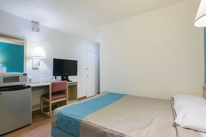 Room 13 of 39