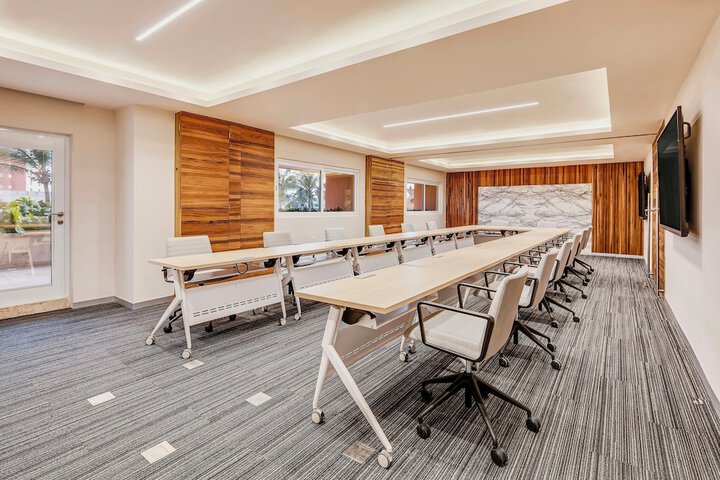 Business Center 122 of 164