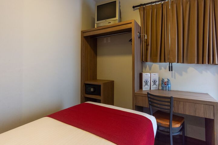 Room 30 of 132