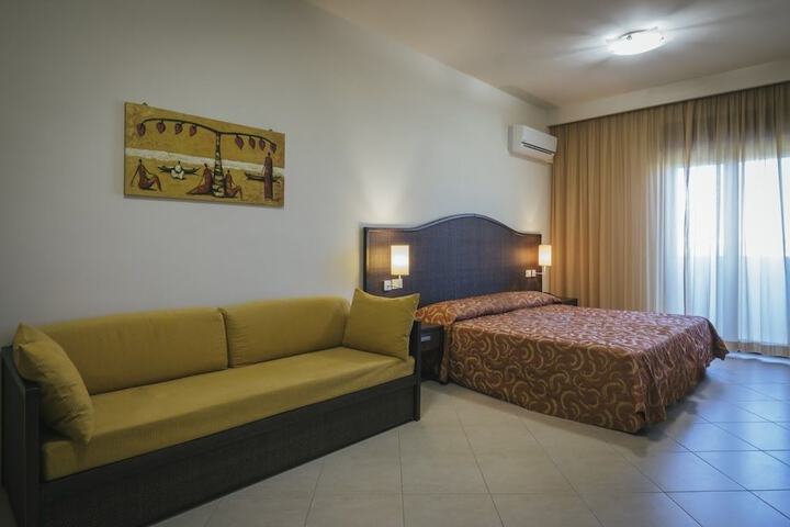 Room 6 of 56