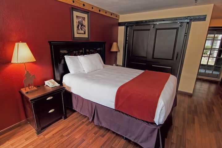 Lodge Suite Queenbed (10 of 24)
