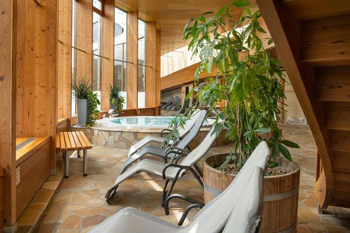 Spa 6 of 23