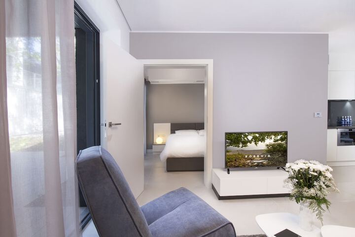 Room 25 of 101