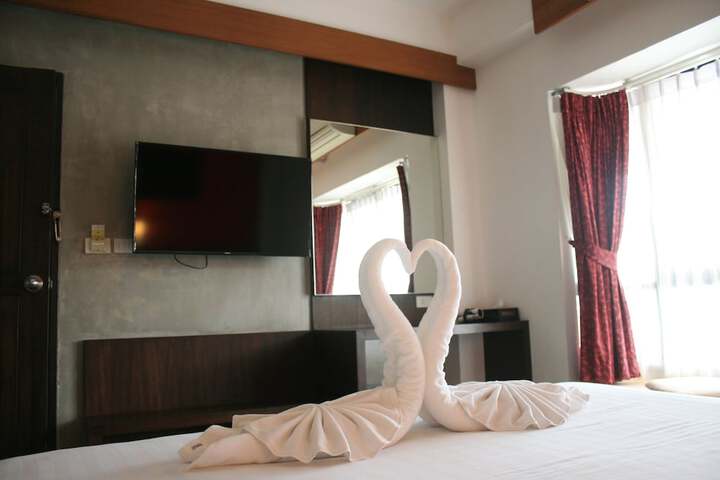 Room 16 of 48