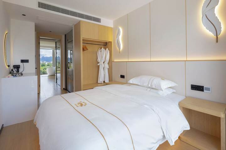 Room 45 of 158