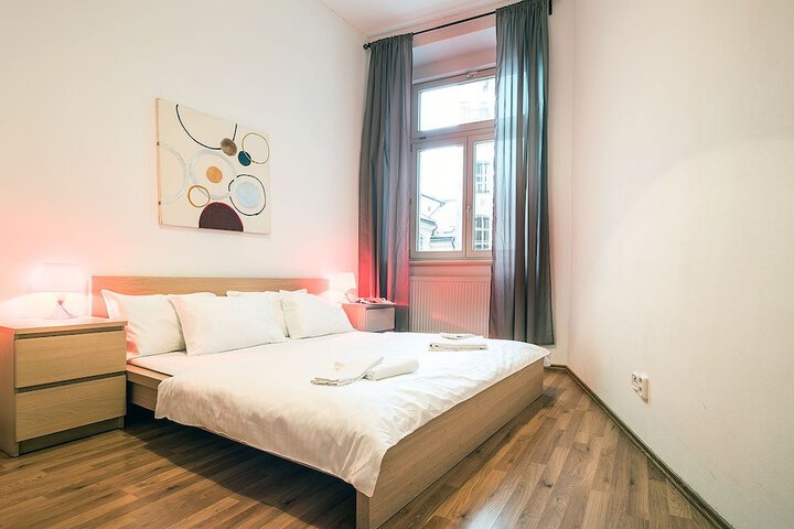 Room 51 of 236
