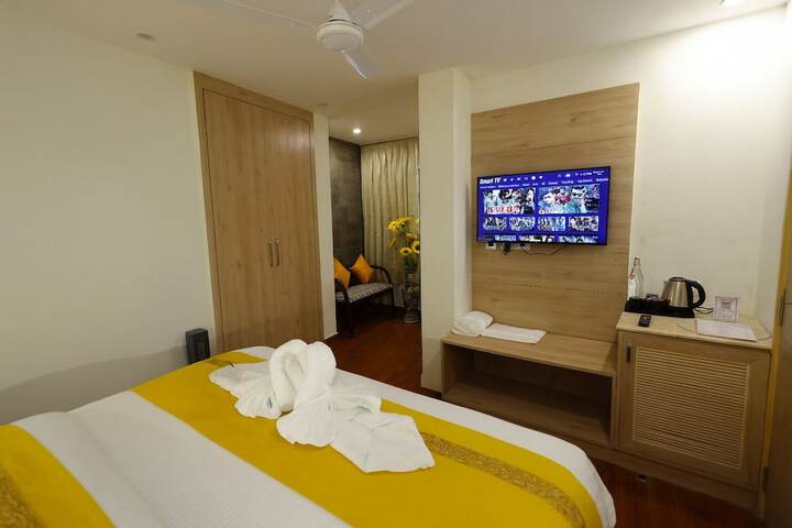 Room 27 of 38