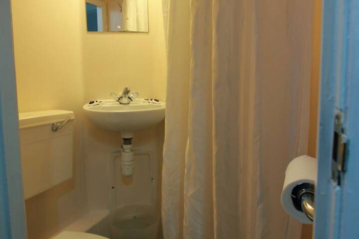 Room 40 of 51