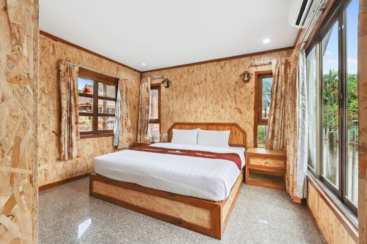 Room 2 of 30