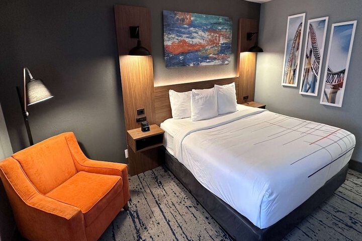 1 King Bed (9 of 22)