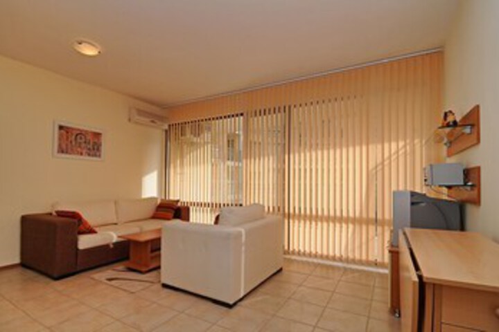 Room 10 of 30