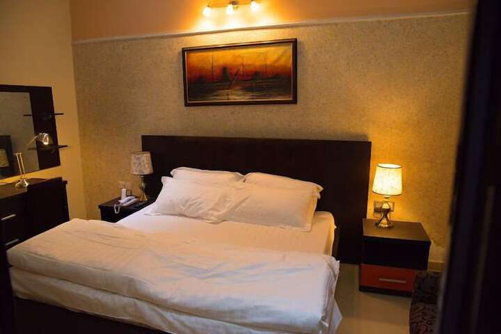 Room 3 of 39