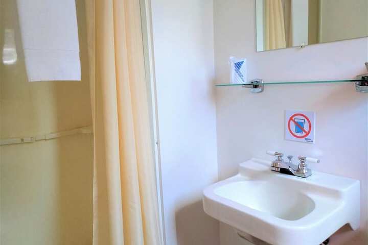 Room 32 of 54
