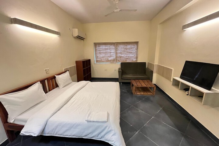 Room 3 of 30