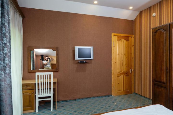 Room 15 of 22