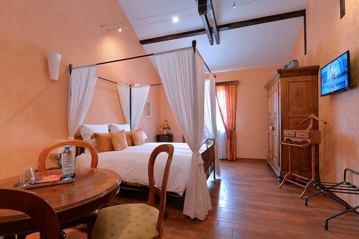 Room 6 of 36