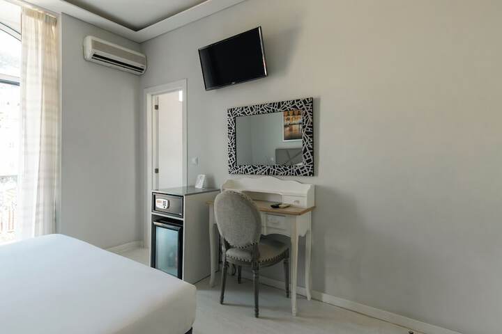 Room 19 of 49