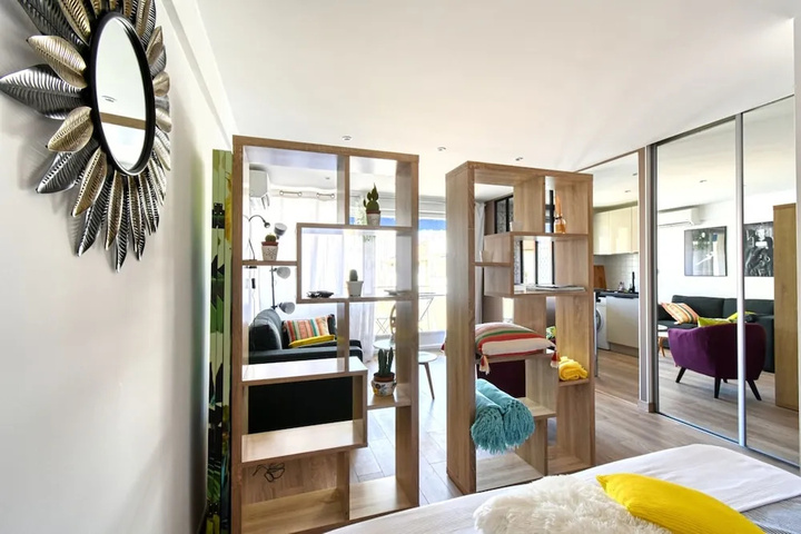 Room 2 of 11
