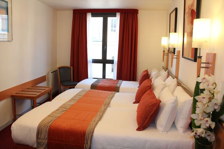 Room 12 of 62