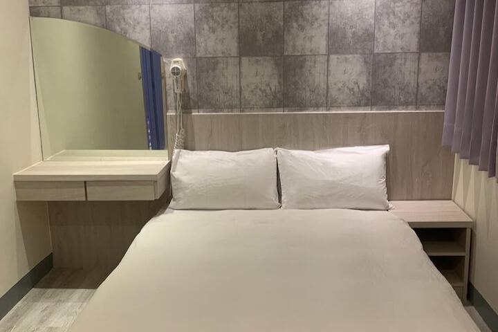 Room 8 of 89