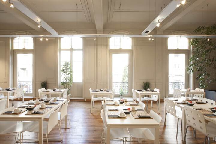 Breakfast area