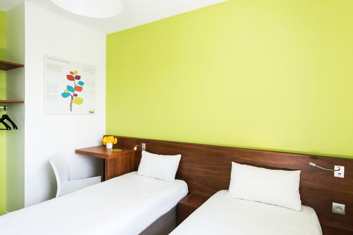 Room 8 of 74