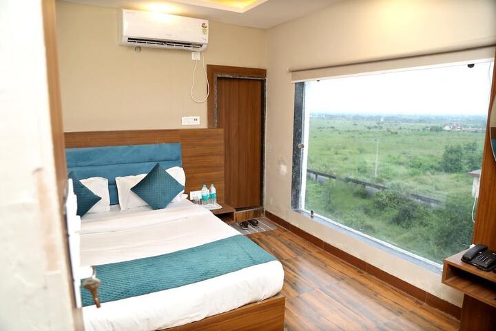 Room 6 of 34