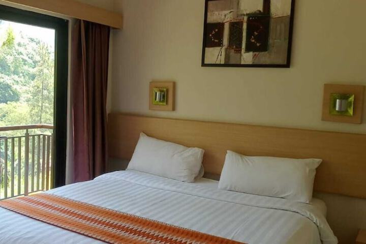 Room 8 of 111