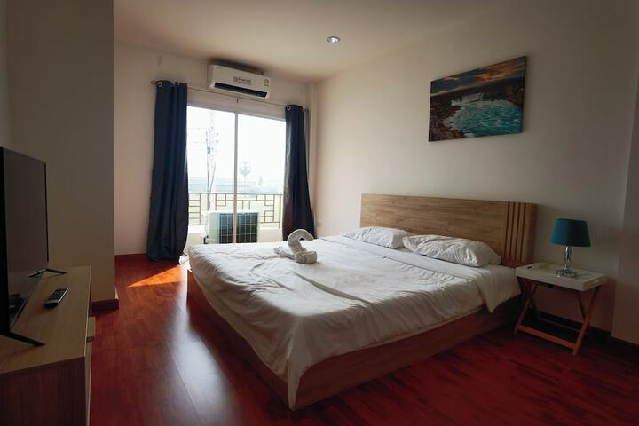 Room 32 of 73