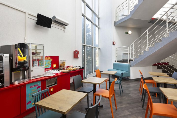 restaurant cafeteria