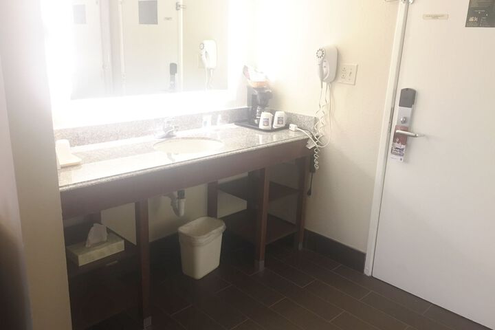 Bathroom sink
