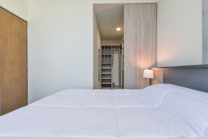 Room 33 of 155